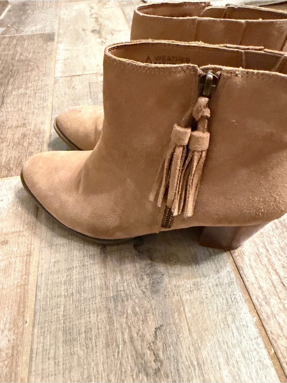VIONIC Upright Madeline Bootie Size 9 - Picture 4 of 8